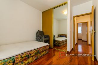 20 2025 40 Split apartment sea view for sale