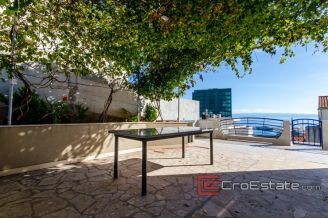 20 2025 40 Split apartment sea view for sale