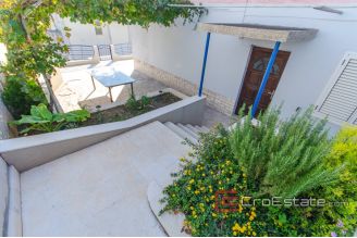 20 2025 40 Split apartment sea view for sale