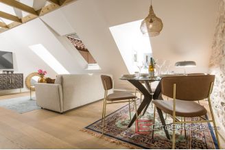 17 4980 30 Split ceter apartment for sale