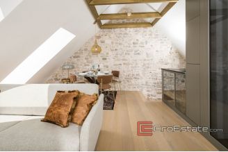 17 4980 30 Split ceter apartment for sale