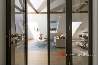 17 4980 30 Split ceter apartment for sale