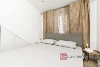 17 4980 30 Split ceter apartment for sale