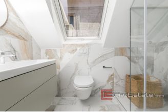 17 4980 30 Split ceter apartment for sale