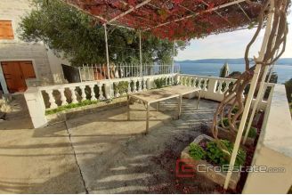 019 2016 429 near omis house with open sea view for sale