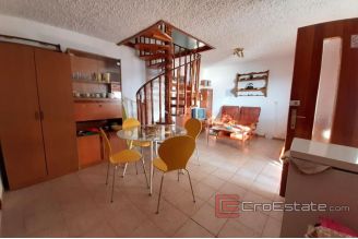 019 2016 429 near omis house with open sea view for sale