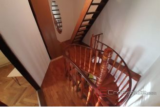 019 2016 429 near omis house with open sea view for sale