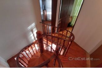 019 2016 429 near omis house with open sea view for sale