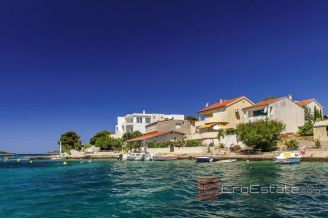 011 2021 245 near sibenik house first row to the sea for sale