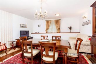 08 2016 387 Split apartment for sale