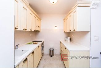 08 2016 387 Split apartment for sale