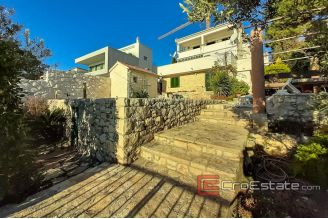 12 2016 386 Trogir area house seafront for sale