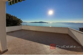 12 2016 386 Trogir area house seafront for sale