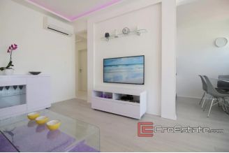 09 4945 30 Split apartment for sale
