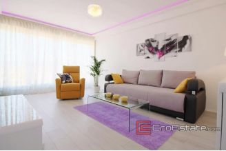 09 4945 30 Split apartment for sale