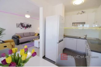 09 4945 30 Split apartment for sale