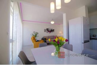 09 4945 30 Split apartment for sale