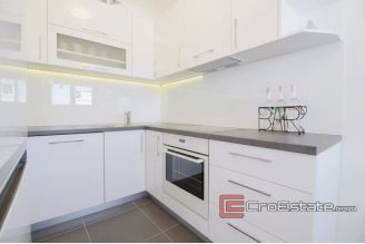 09 4945 30 Split apartment for sale