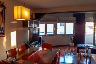 11 4943 30 Split apartment sea view for sale