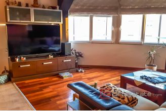 11 4943 30 Split apartment sea view for sale