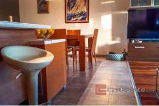 11 4943 30 Split apartment sea view for sale