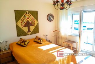 13 4941 30 Split apartment sea view for sale