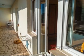 13 4941 30 Split apartment sea view for sale