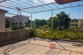 07 2016 382 Split house for sale