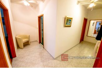 13 2018 132 Split apartment for sale