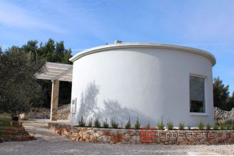 019 2021 214 primosten hinterland larger land with house for sale