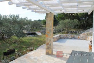 019 2021 214 primosten hinterland larger land with house for sale