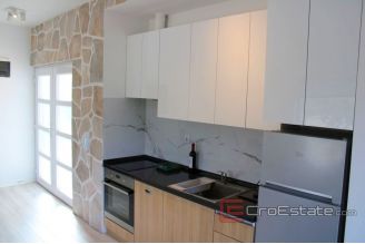 019 2021 214 primosten hinterland larger land with house for sale