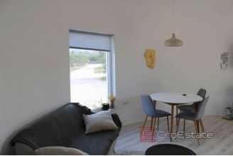 019 2021 214 primosten hinterland larger land with house for sale