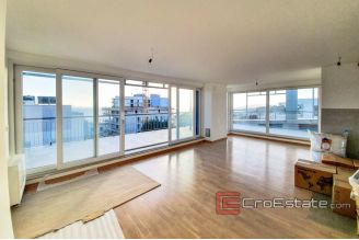 14 2018 131 Split penthouse sea view for sale