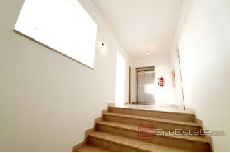 14 2018 131 Split penthouse sea view for sale