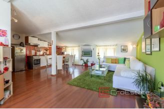 20 4939 30 Vis apartments sea view for sale