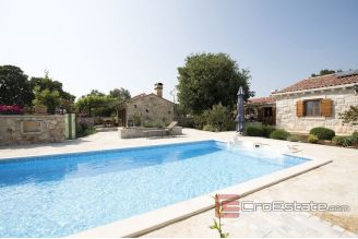 010 3558 30 rogoznica renovated stone houses for sale