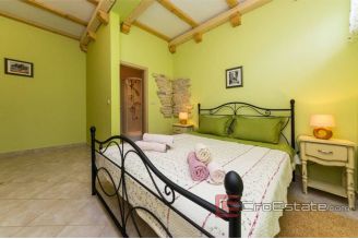 020 2021 246 near zadar villa with pool for sale