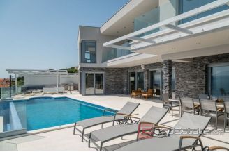 020 2022 228 near omis modern villa panoramic sea view for sale