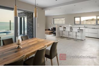 020 2022 228 near omis modern villa panoramic sea view for sale