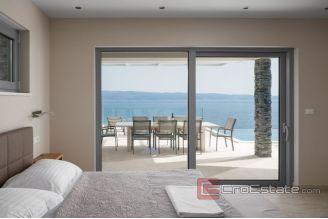 020 2022 228 near omis modern villa panoramic sea view for sale