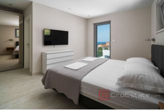 020 2022 228 near omis modern villa panoramic sea view for sale