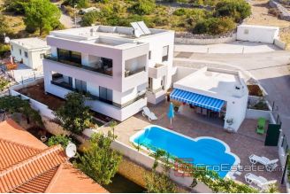 020 2022 227 near rogoznica modern villa  with sea view for sale