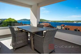 020 2022 227 near rogoznica modern villa  with sea view for sale