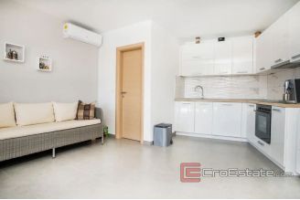 020 2022 227 near rogoznica modern villa  with sea view for sale