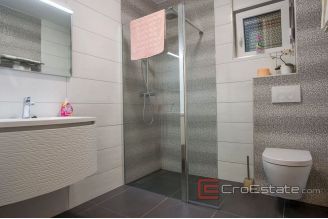020 2022 227 near rogoznica modern villa  with sea view for sale