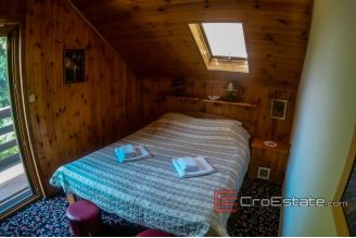 16 2025 43 Plitvice house swimming pool for sale