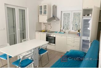007 2016 379 island solta one bedroom apartment for sale