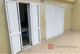 007 2016 379 island solta one bedroom apartment for sale