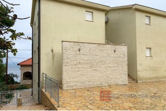 007 2016 379 island solta one bedroom apartment for sale